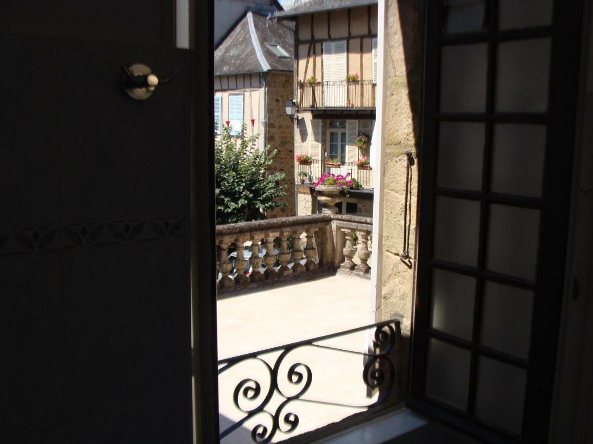 Logis La Gamade Donzenac Exterior foto